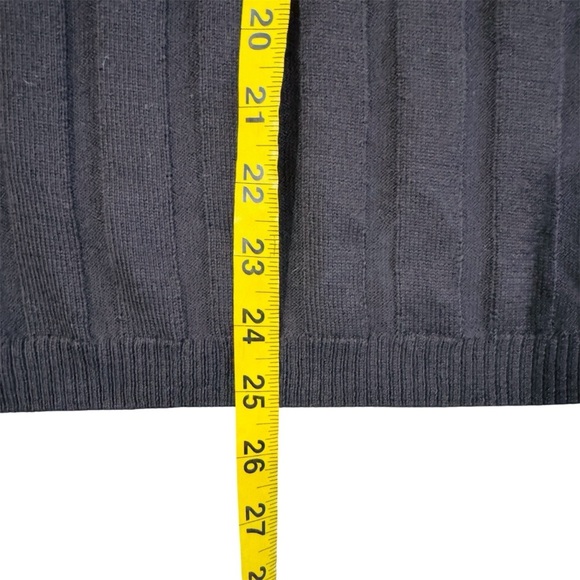 St. John 100% wool Ribbed Pattern super Lightweight Knit oversized sweater EUC - Picture 14 of 14